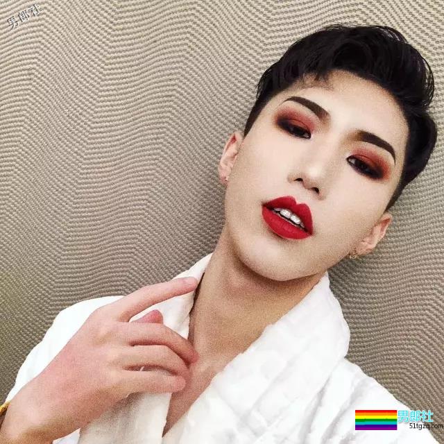 开年大戏！当红同志情侣分手！网传攀上了刘姥姥？ - 51虹马