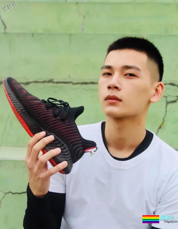 开年大戏！当红同志情侣分手！网传攀上了刘姥姥？ - 51虹马