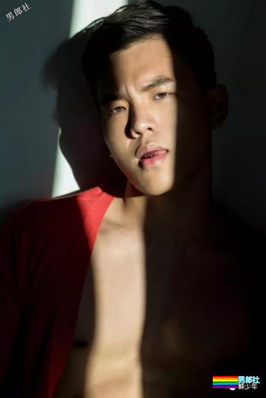 都快撑爆了,188.CM大长腿 帅哥实力不俗! - 51虹马 都快撑爆了,188.CM大长腿 帅哥实力不俗! - 51虹马