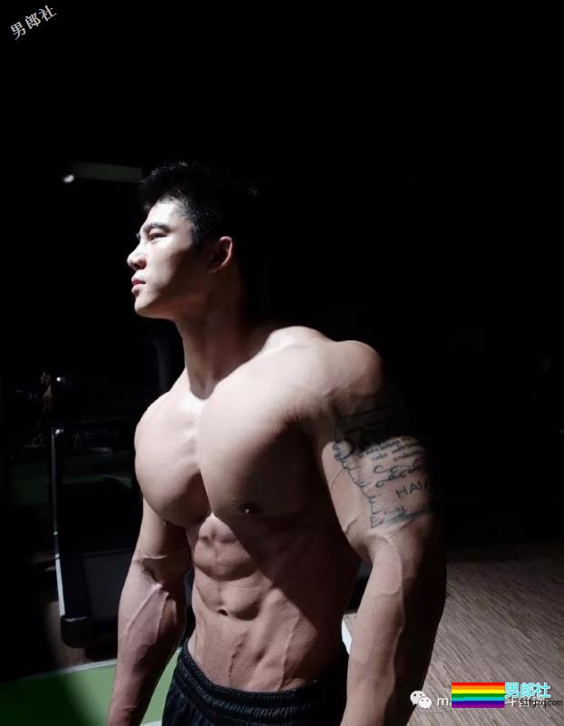 9好大的现实版金刚芭比！ - 51虹马