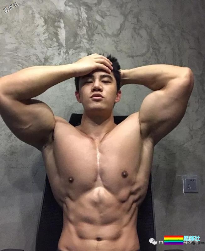 9好大的现实版金刚芭比！ - 51虹马