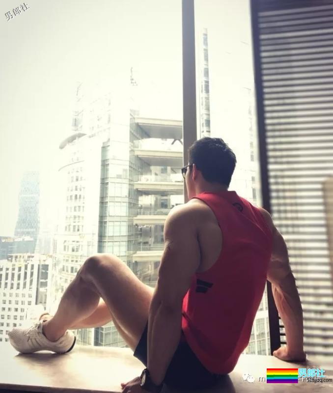 9好大的现实版金刚芭比！ - 51虹马