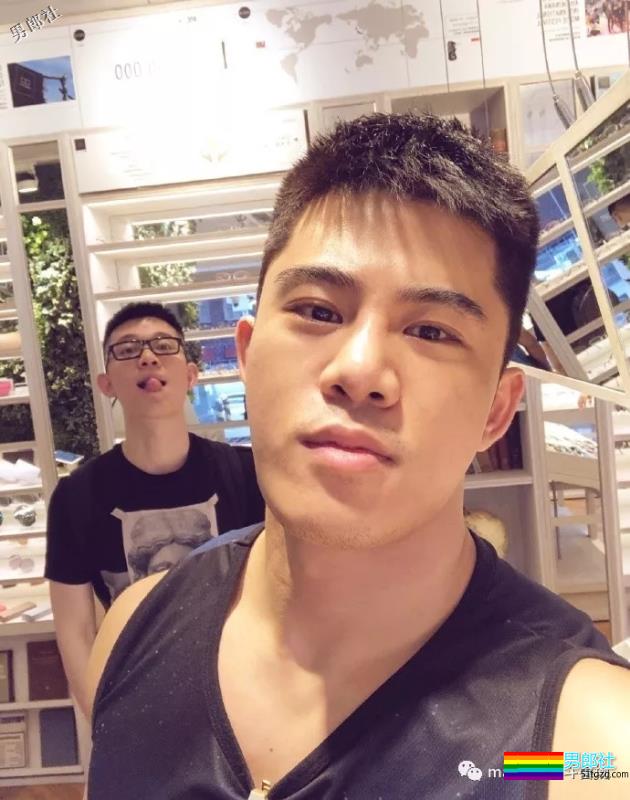 9好大的现实版金刚芭比！ - 51虹马