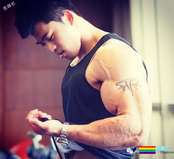 9好大的现实版金刚芭比！ - 51虹马