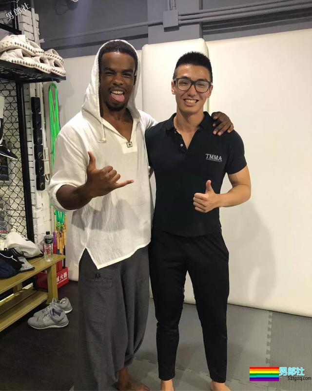 筋肉忠犬颜值成谜，押大还是押小呢？ - 51虹马