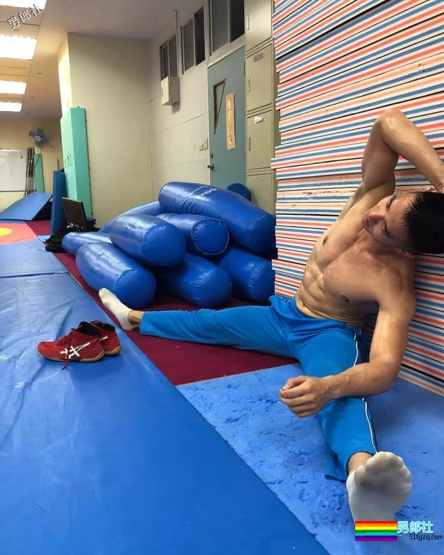 筋肉忠犬颜值成谜，押大还是押小呢？ - 51虹马