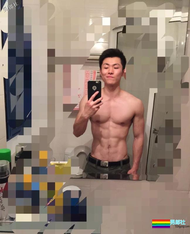 民警出卖色相抓犯人？网友直呼：我可以/想犯罪！ - 51虹马