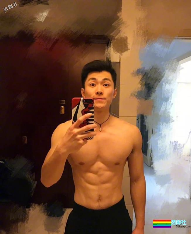 民警出卖色相抓犯人？网友直呼：我可以/想犯罪！ - 51虹马