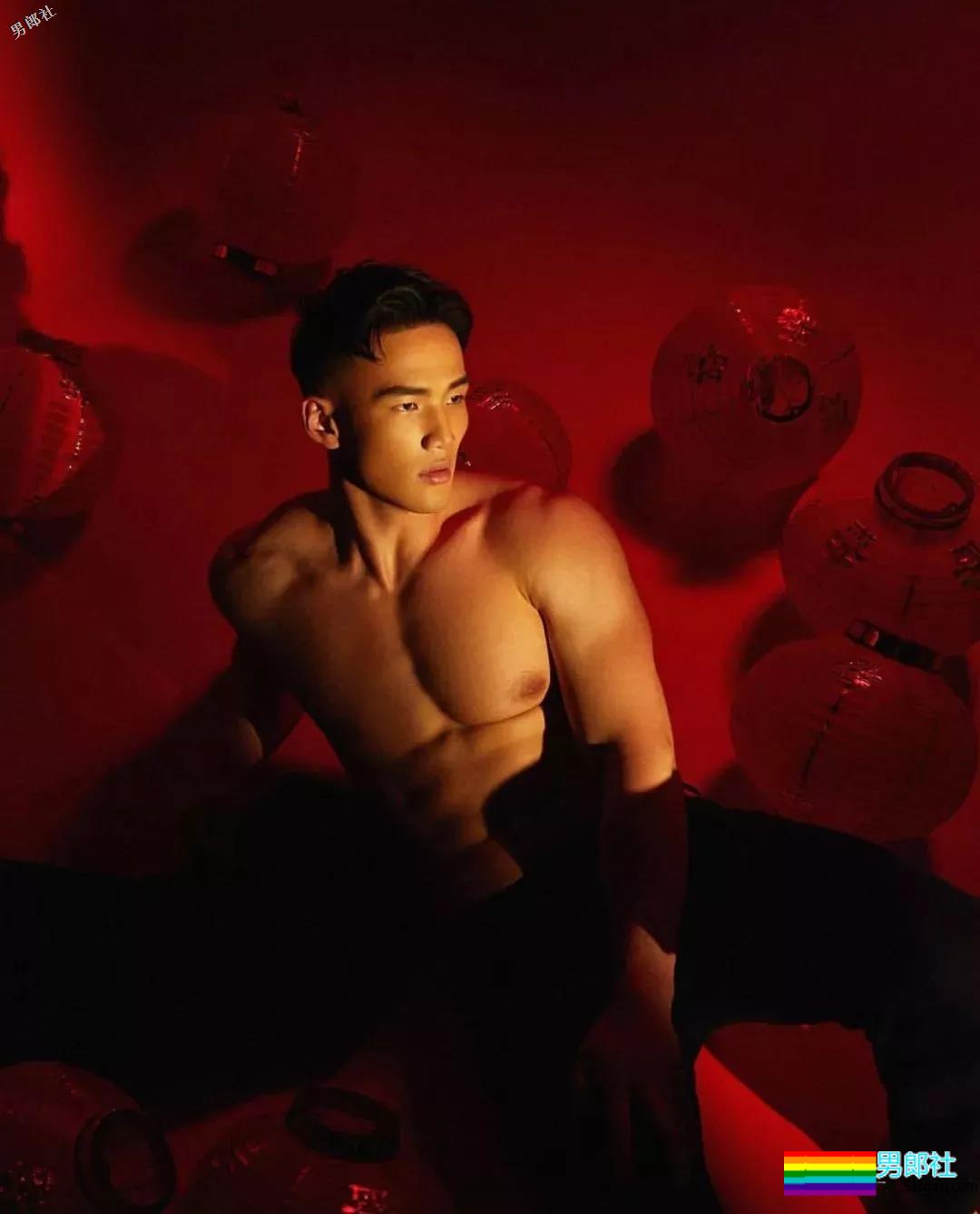 被摄影师.袭.胸的天菜体育生又被攻陷,这么气色的运动小哥给我来一打! - 51虹马 被摄影师.袭.胸的天菜体育生又被攻陷,这么气色的运动小哥给我来一打! - 51虹马