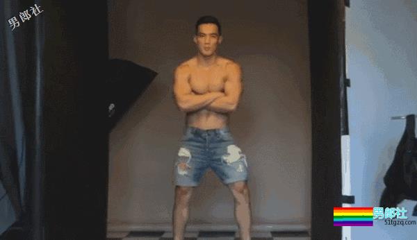 被摄影师.袭.胸的天菜体育生又被攻陷,这么气色的运动小哥给我来一打! - 51虹马 被摄影师.袭.胸的天菜体育生又被攻陷,这么气色的运动小哥给我来一打! - 51虹马