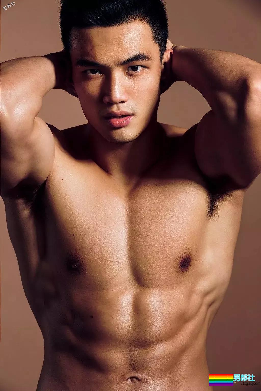 被摄影师.袭.胸的天菜体育生又被攻陷,这么气色的运动小哥给我来一打! - 51虹马 被摄影师.袭.胸的天菜体育生又被攻陷,这么气色的运动小哥给我来一打! - 51虹马