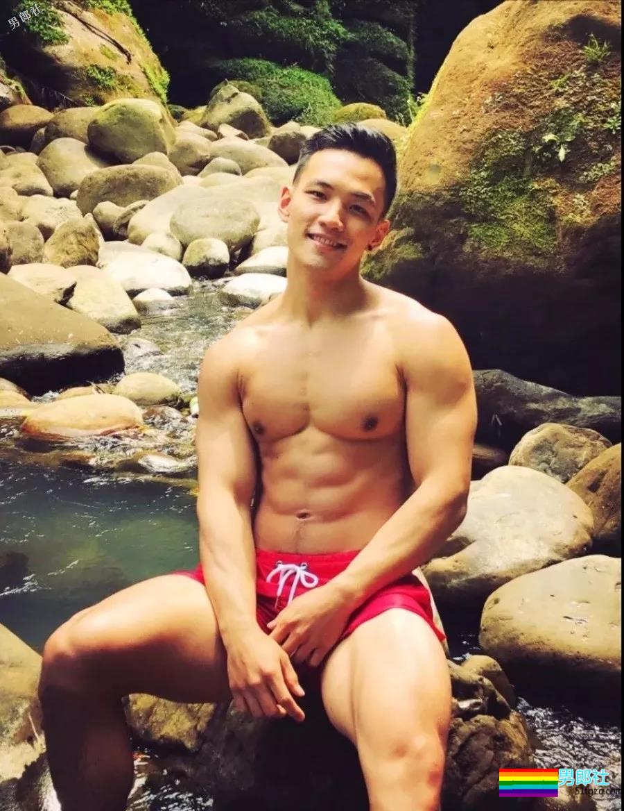 被摄影师.袭.胸的天菜体育生又被攻陷,这么气色的运动小哥给我来一打! - 51虹马 被摄影师.袭.胸的天菜体育生又被攻陷,这么气色的运动小哥给我来一打! - 51虹马