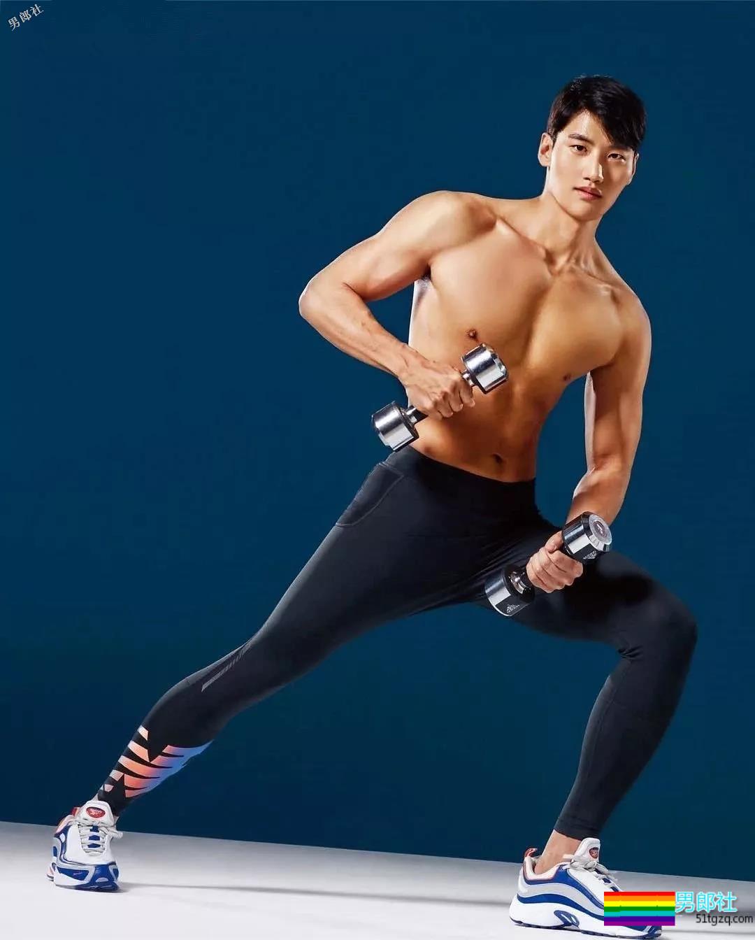 大鼻子和公狗腰，还有天赐大长腿的体育生身材不要太撩人!-51虹马