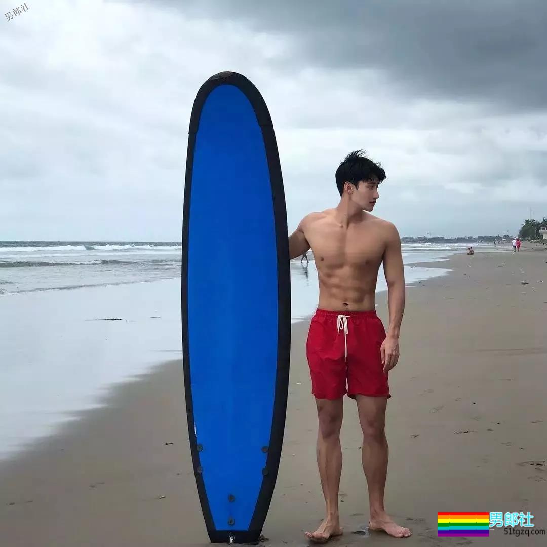 大鼻子和公狗腰，还有天赐大长腿的体育生身材不要太撩人! - 51虹马