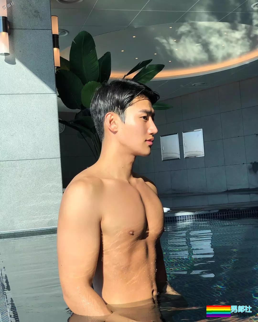 大鼻子和公狗腰，还有天赐大长腿的体育生身材不要太撩人! - 51虹马