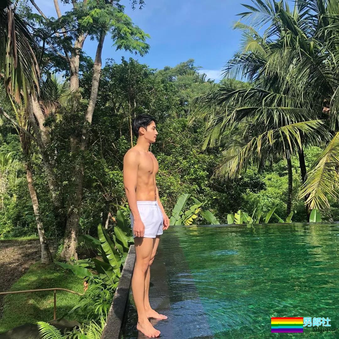 大鼻子和公狗腰，还有天赐大长腿的体育生身材不要太撩人! - 51虹马