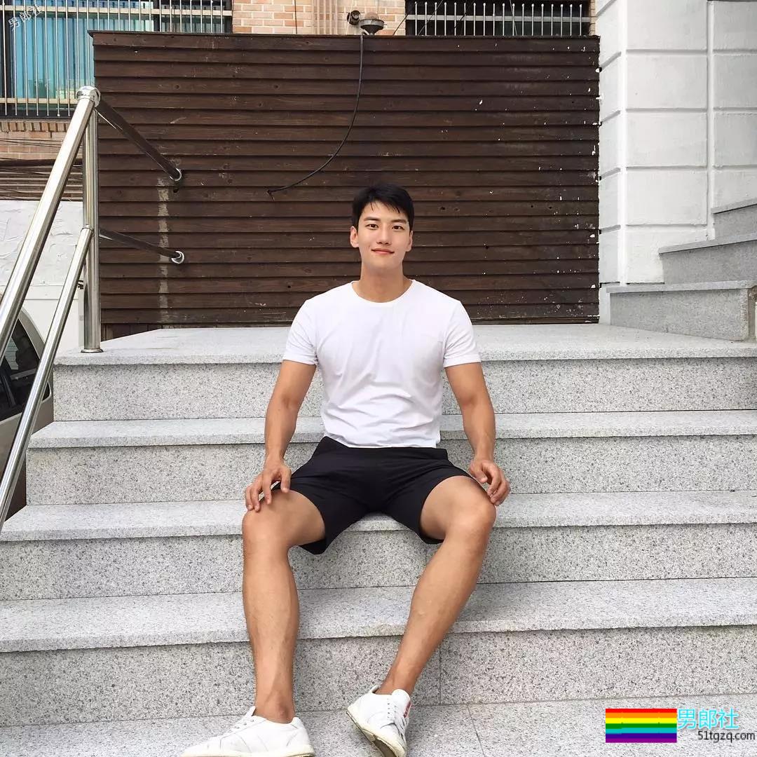 大鼻子和公狗腰，还有天赐大长腿的体育生身材不要太撩人! - 51虹马