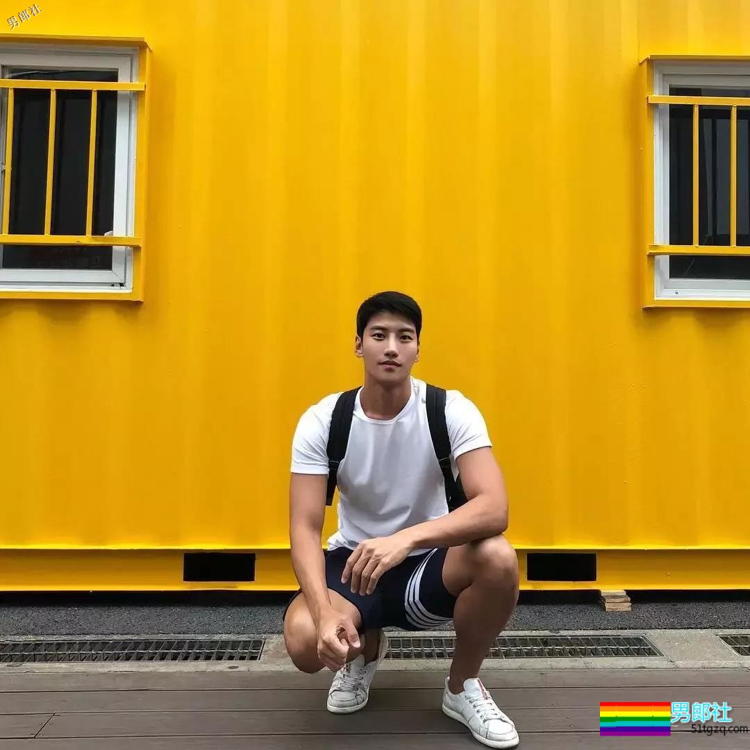 大鼻子和公狗腰，还有天赐大长腿的体育生身材不要太撩人! - 51虹马