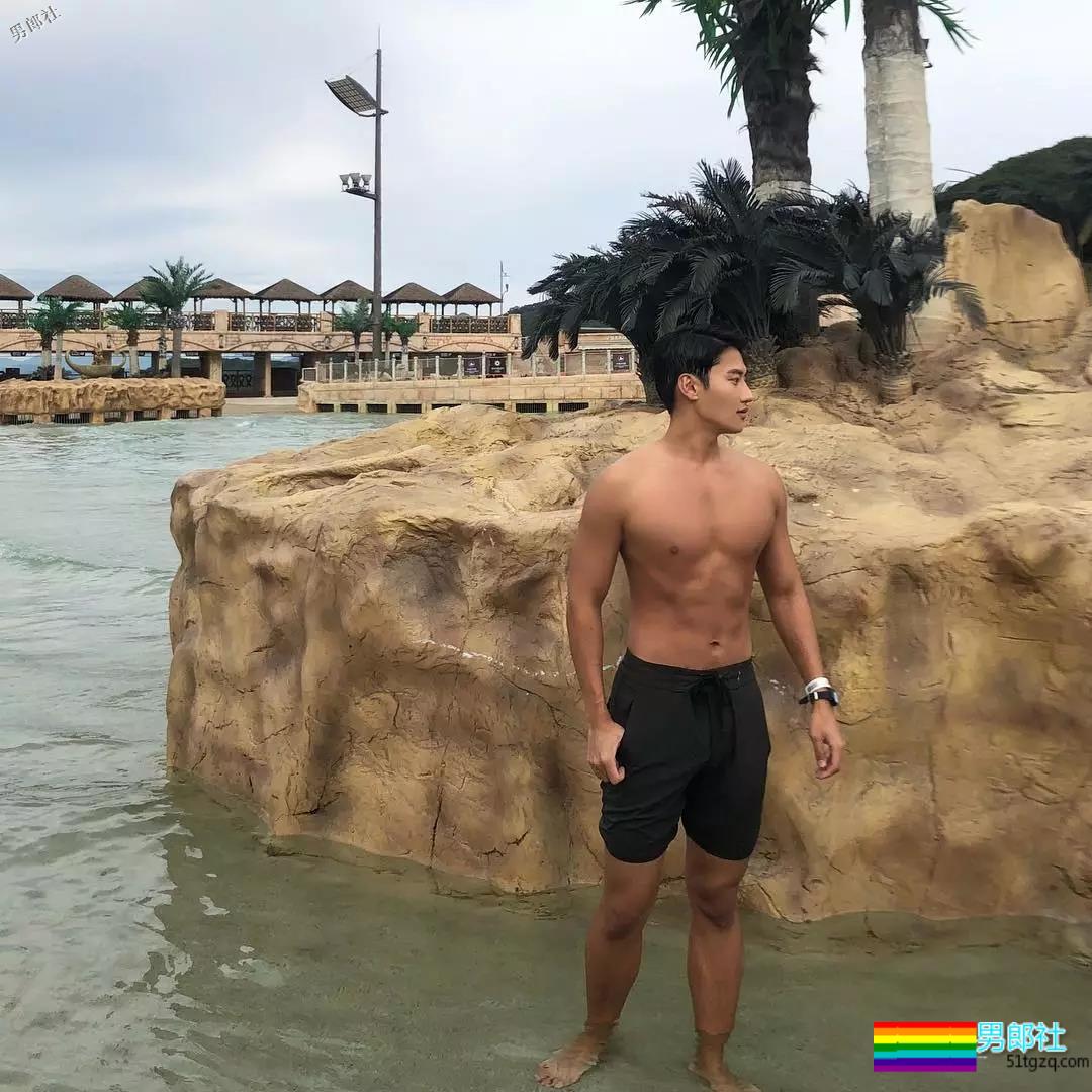 大鼻子和公狗腰，还有天赐大长腿的体育生身材不要太撩人! - 51虹马