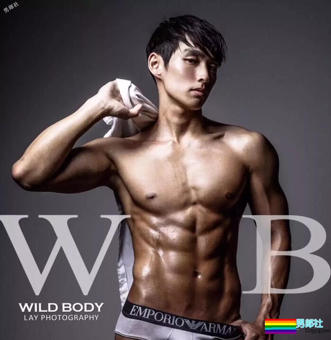 拥有小奶狗的颜值和小狼狗的身材脱光后忍不住想抚摸 - 51虹马