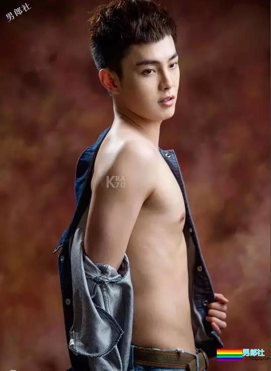 帅气的空少.更衣室里竟然做1 - 51虹马 帅气的空少.更衣室里竟然做1 - 51虹马