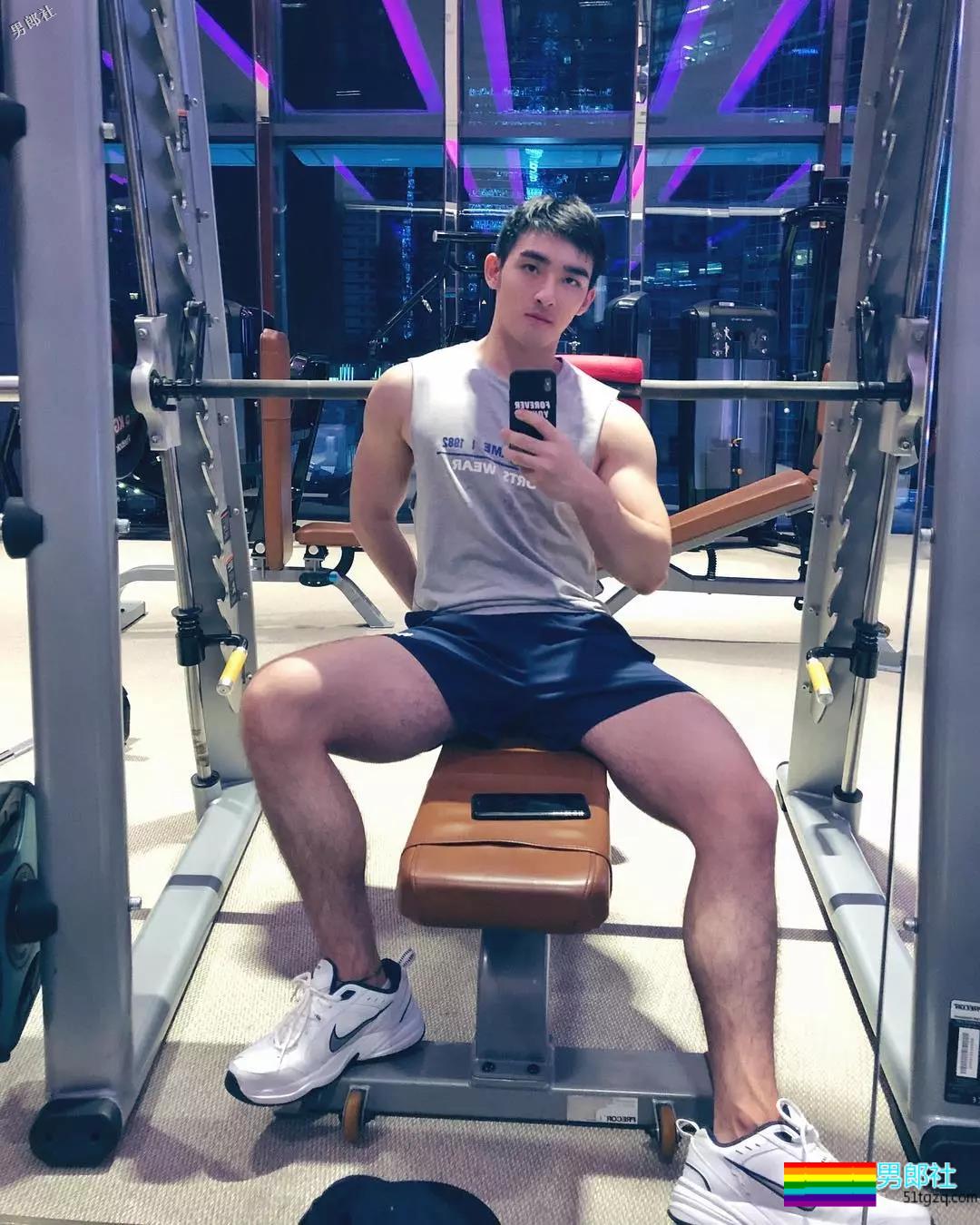 姿势超多！奶凶硬照！ - 51虹马