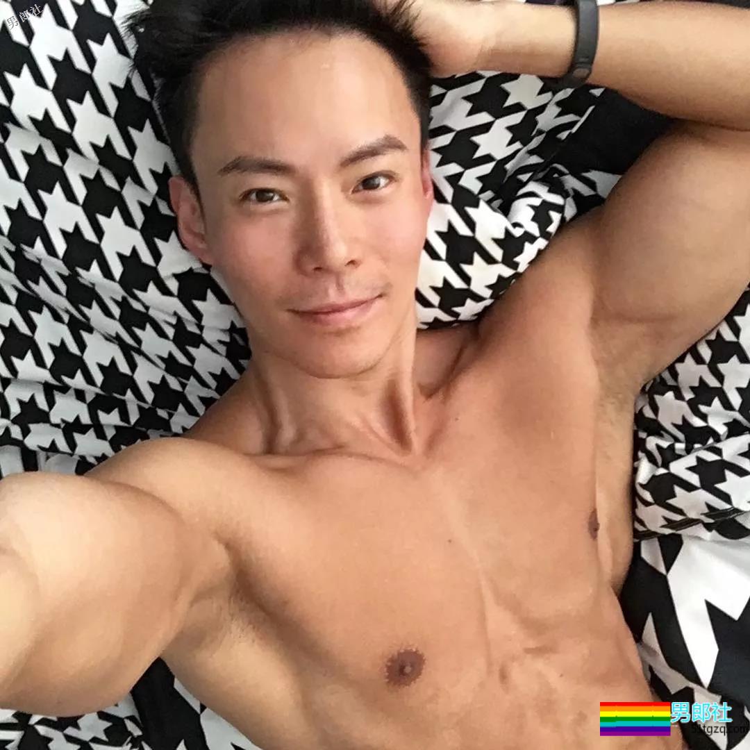 健体俊男肌霸泳裤秀，每一寸肌肉都是亮点，大饱眼福！ - 51虹马