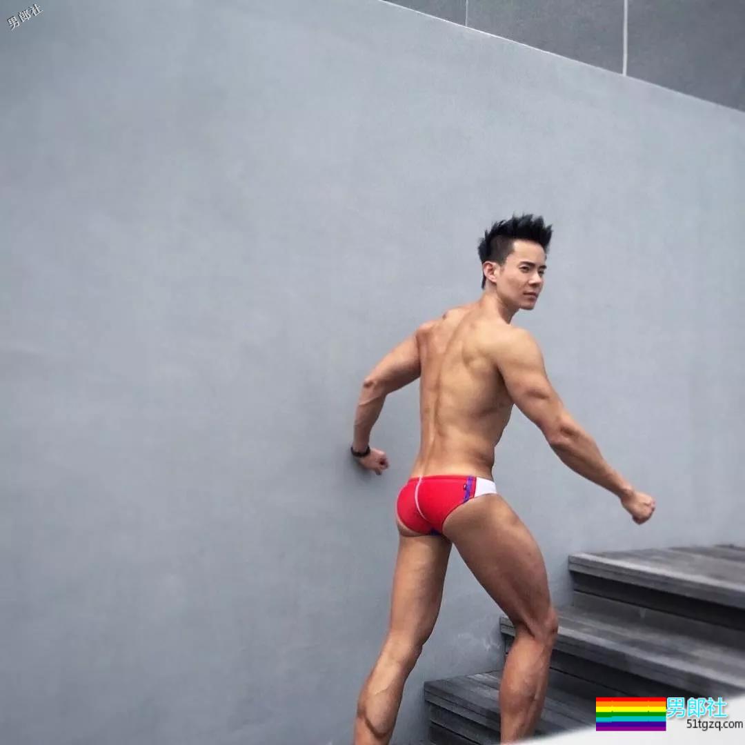 健体俊男肌霸泳裤秀，每一寸肌肉都是亮点，大饱眼福！ - 51虹马