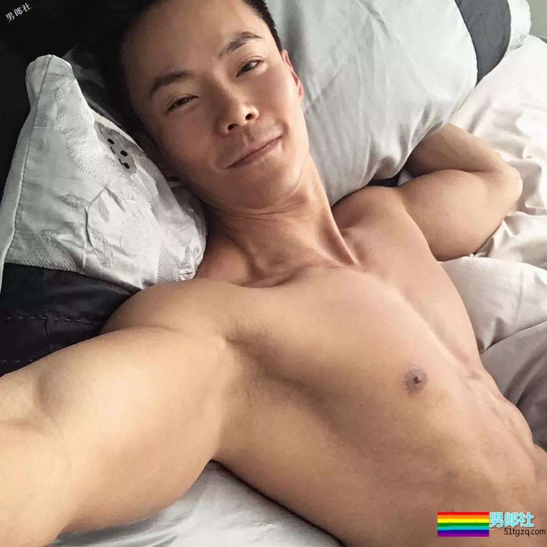 健体俊男肌霸泳裤秀，每一寸肌肉都是亮点，大饱眼福！ - 51虹马