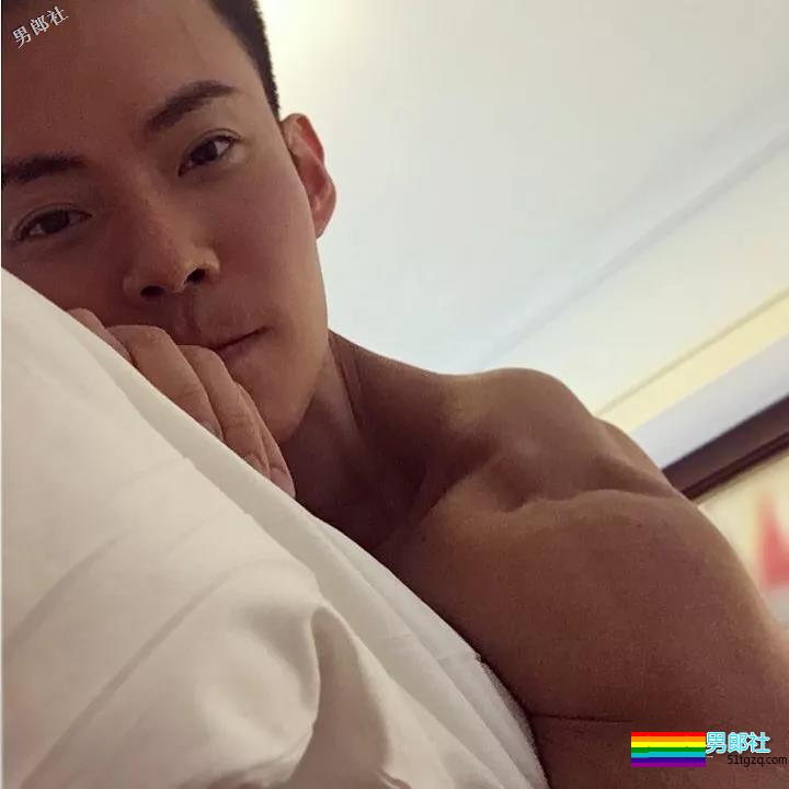 健体俊男肌霸泳裤秀，每一寸肌肉都是亮点，大饱眼福！ - 51虹马