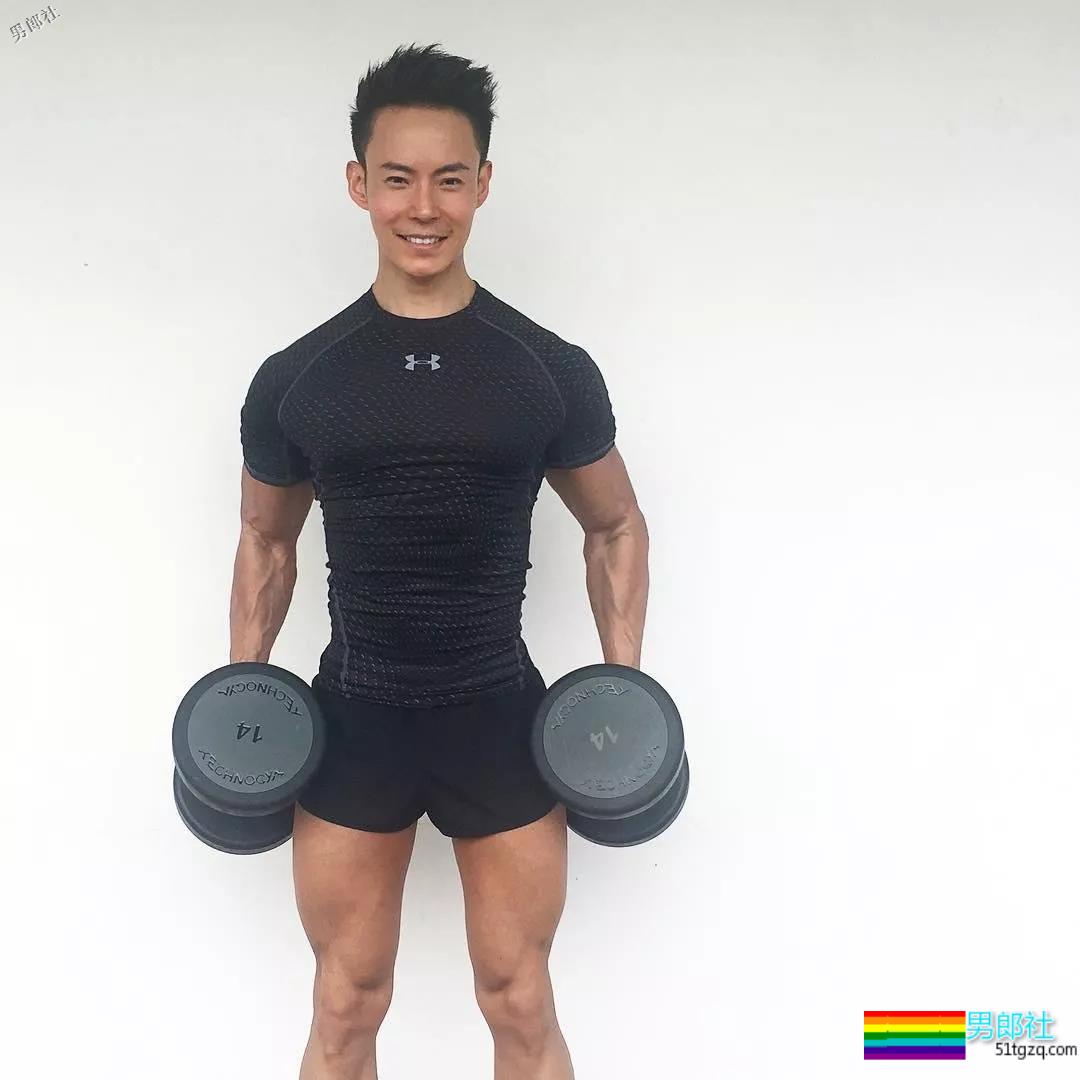 健体俊男肌霸泳裤秀，每一寸肌肉都是亮点，大饱眼福！ - 51虹马