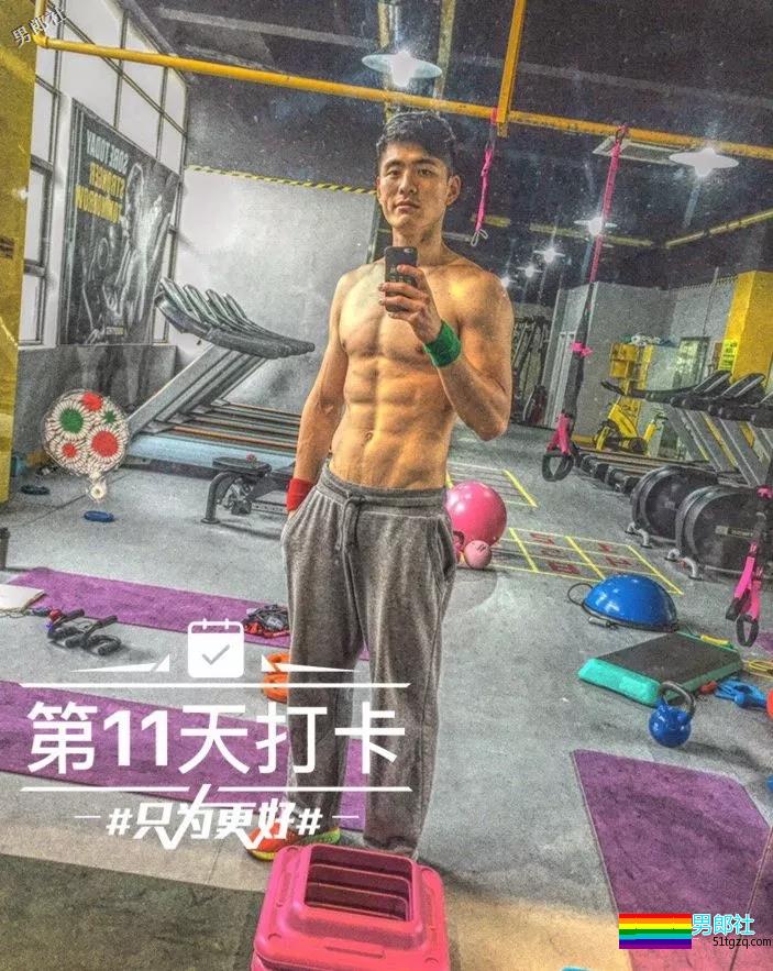 搂过徐嘉余，颜值超越宁泽涛？他浴室硬照一秒掏空血槽 - 51虹马