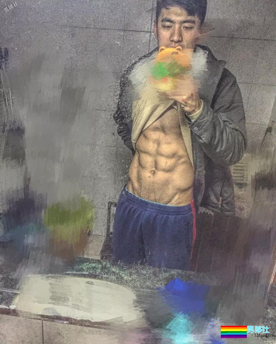 搂过徐嘉余，颜值超越宁泽涛？他浴室硬照一秒掏空血槽 - 51虹马