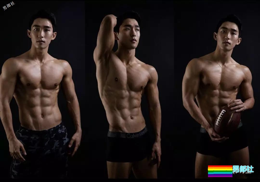 正装肌肉男模主持人，只穿内内在化妆间自拍，好闻！ - 51虹马