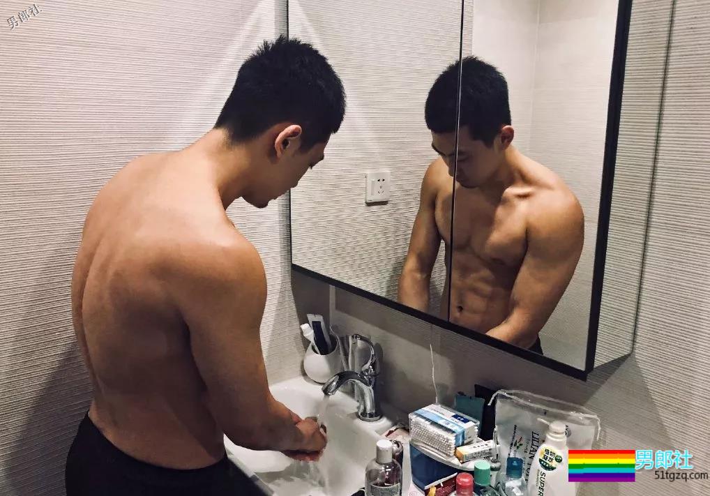 退伍消防员被曝是Gay圈名媛？还上电视与傅园慧相亲 - 51虹马