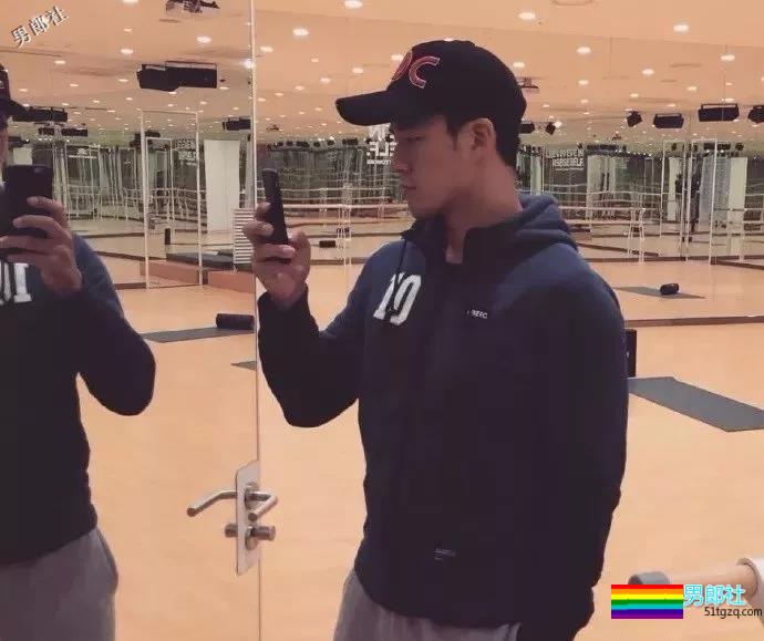 国内gay圈转爆的正装肌肉小叔，其他图片更!!!!!! - 51虹马