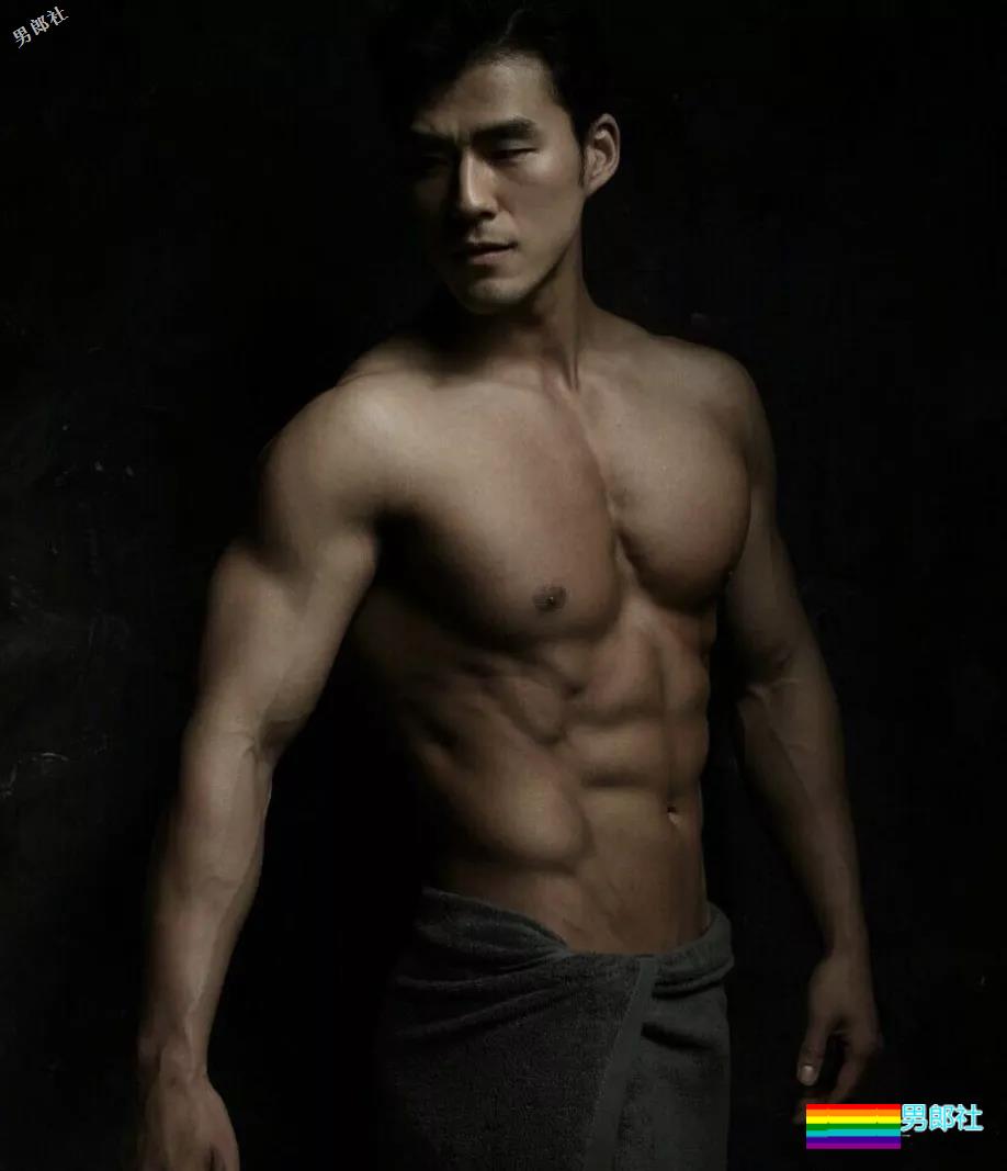 国内gay圈转爆的正装肌肉小叔，其他图片更!!!!!! - 51虹马