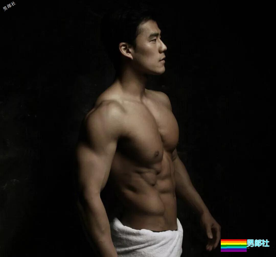 国内gay圈转爆的正装肌肉小叔，其他图片更!!!!!! - 51虹马