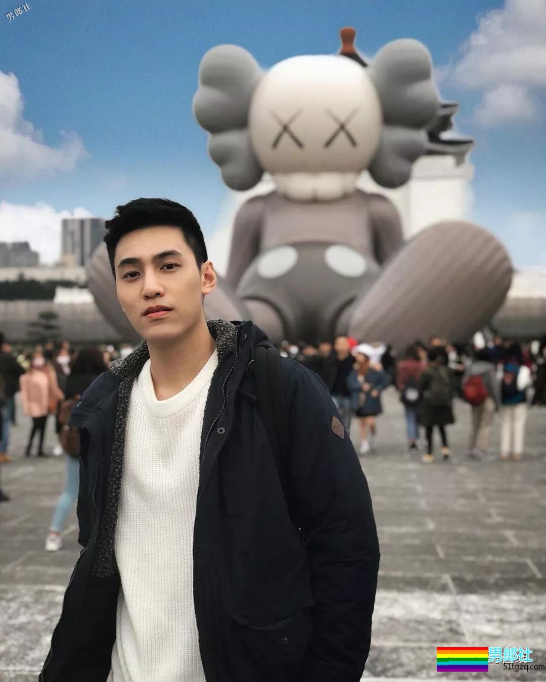 地铁小哥神似“钟汉良”！人畜无害的小肌肉男模清新又舒服！ - 51虹马