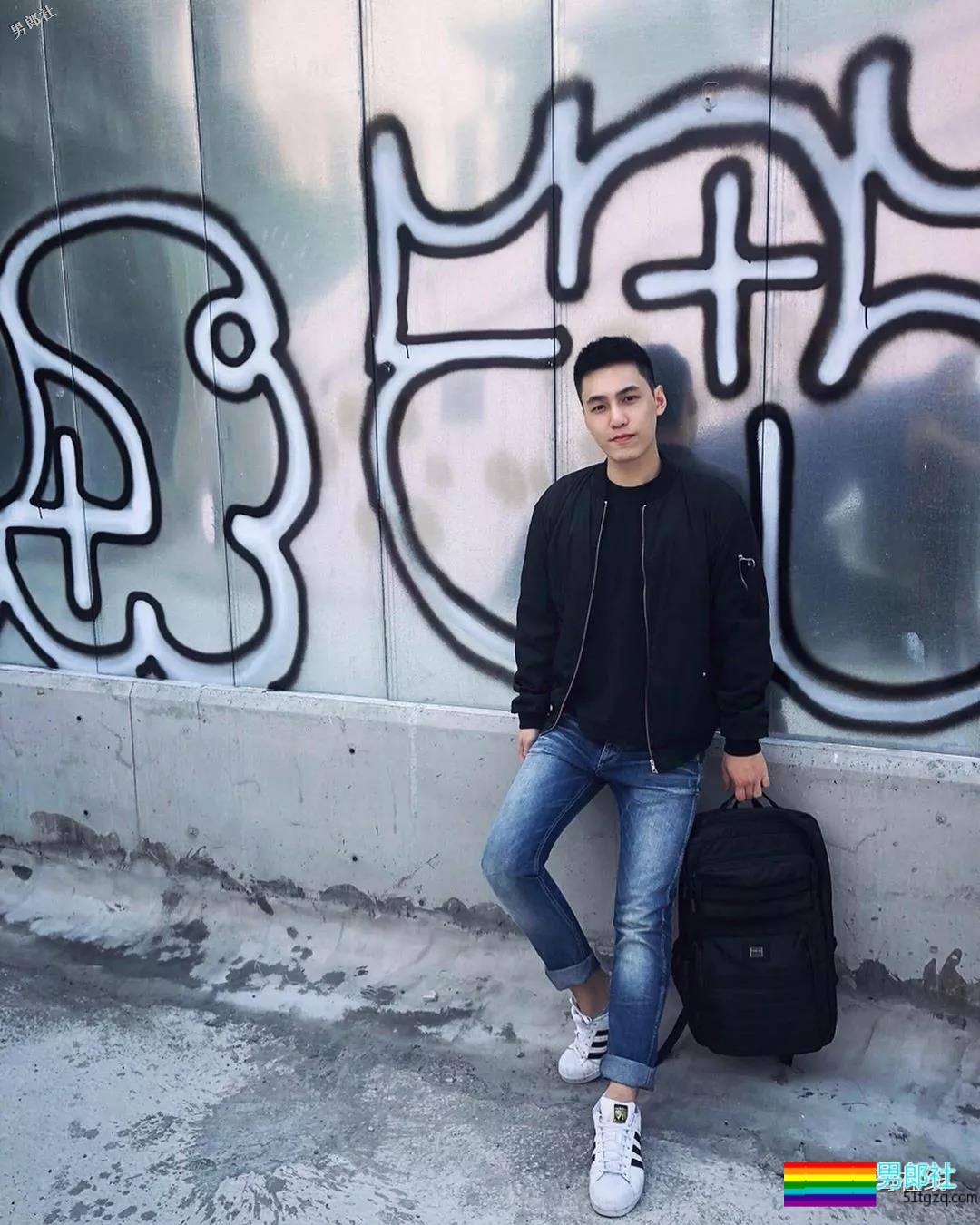 地铁小哥神似“钟汉良”！人畜无害的小肌肉男模清新又舒服！ - 51虹马