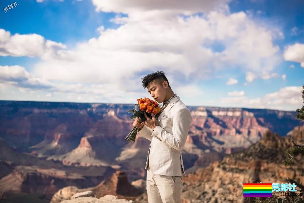 大胸肌模特又是臀趬涩影师，他浴室燳一秒掏空血槽！ - 51虹马