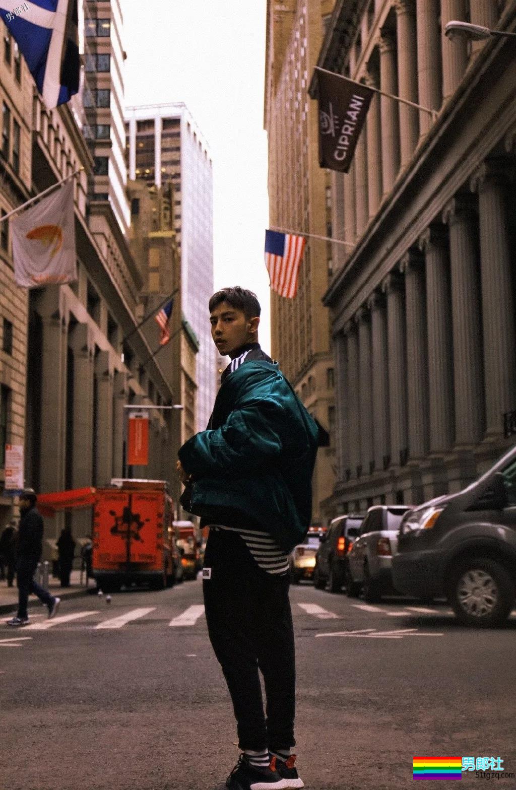 大胸肌模特又是臀趬涩影师，他浴室燳一秒掏空血槽！ - 51虹马