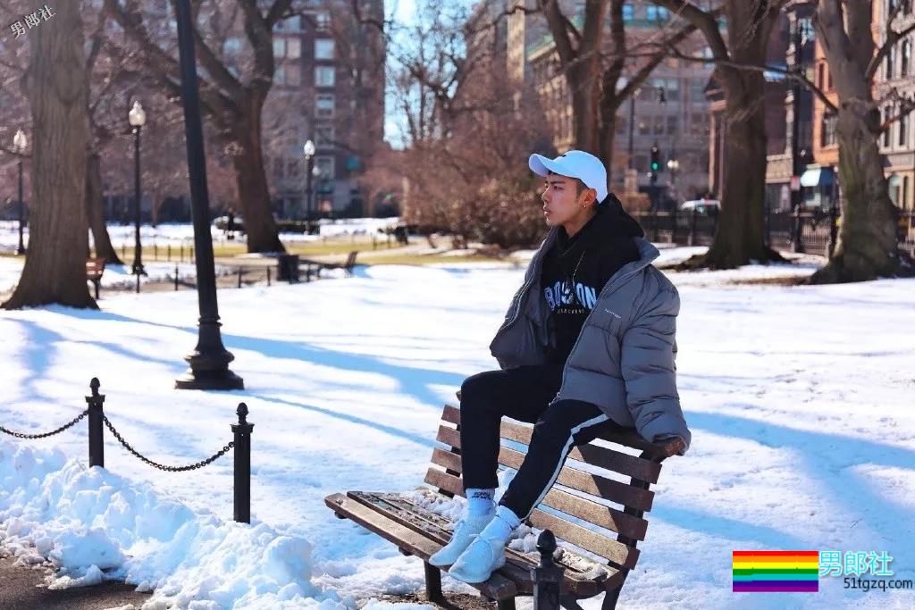 大胸肌模特又是臀趬涩影师，他浴室燳一秒掏空血槽！ - 51虹马