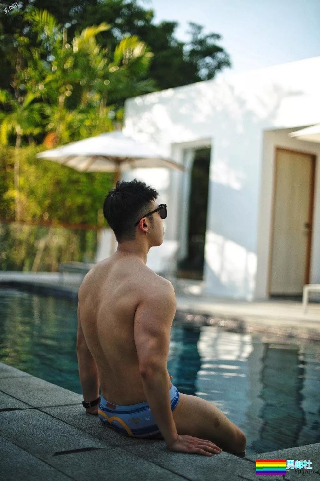 大胸肌模特又是臀趬涩影师，他浴室燳一秒掏空血槽！ - 51虹马