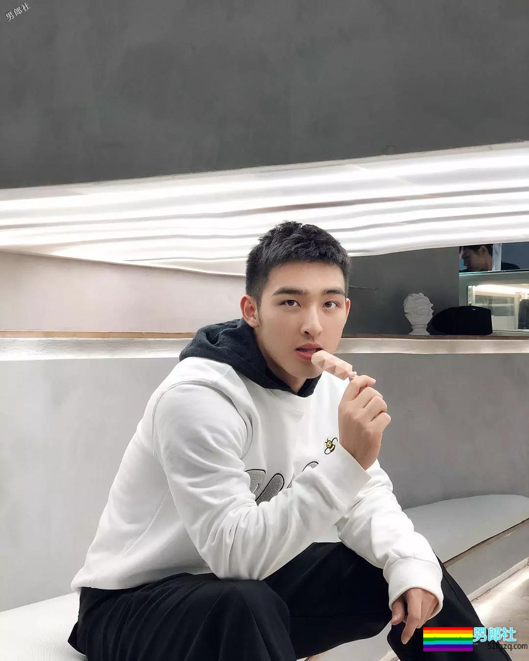 奶凶毛若懿新硬照一波，撑帐篷惹 - 51虹马