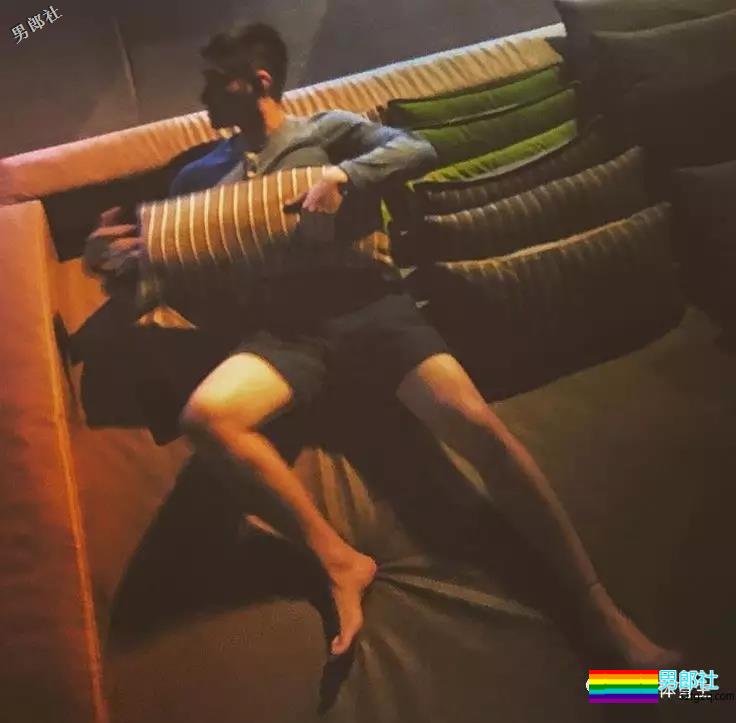 肉壮国产体育生小哥哥 - 51虹马