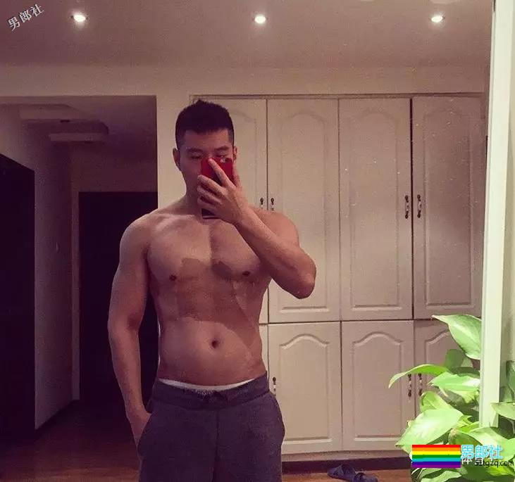 肉壮国产体育生小哥哥 - 51虹马