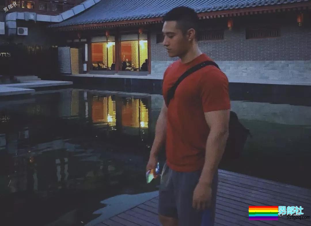 肉壮国产体育生小哥哥 - 51虹马