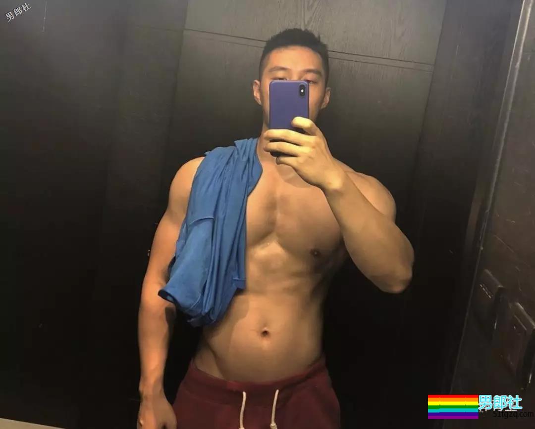 肉壮国产体育生小哥哥 - 51虹马