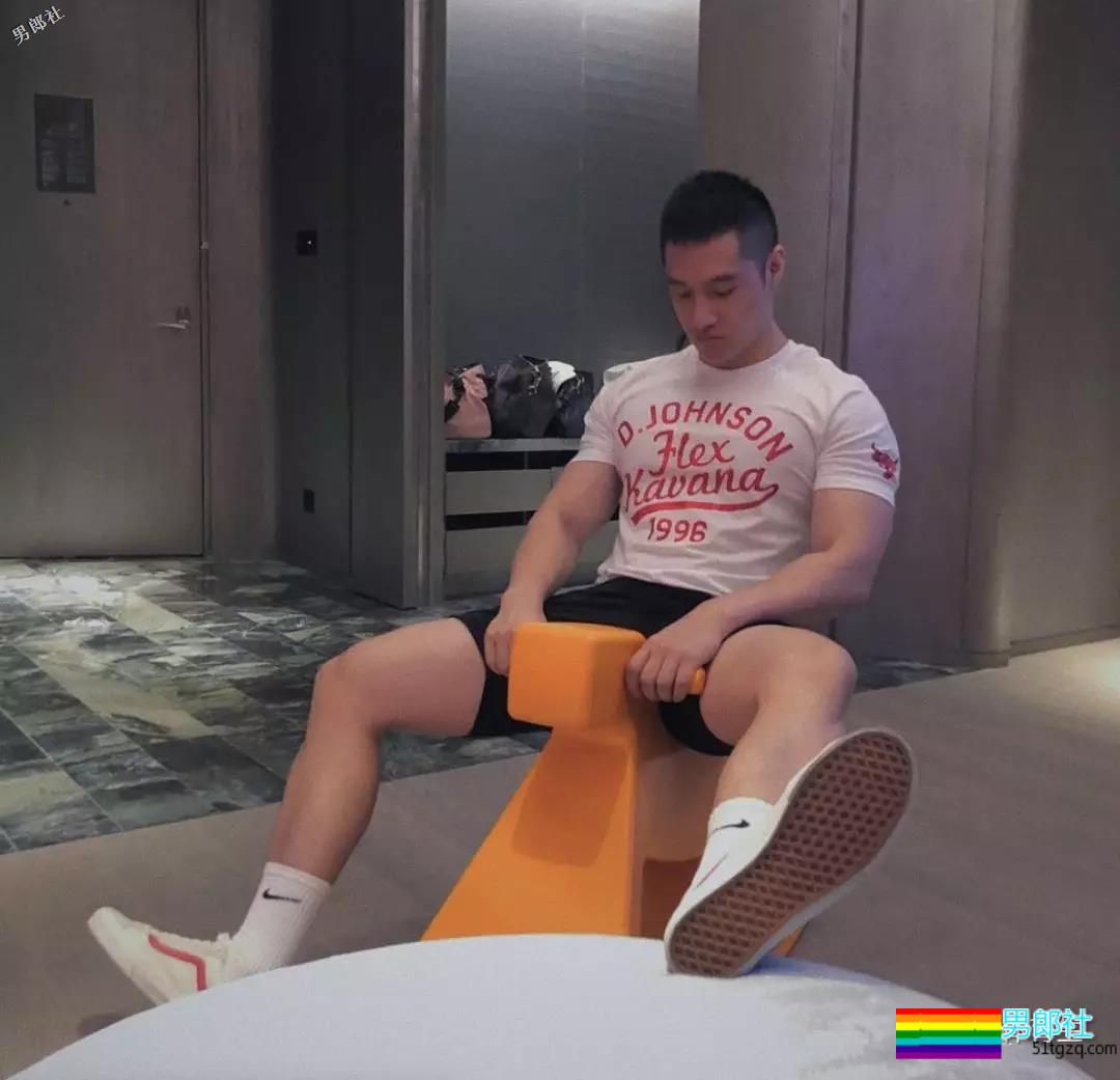 肉壮国产体育生小哥哥 - 51虹马